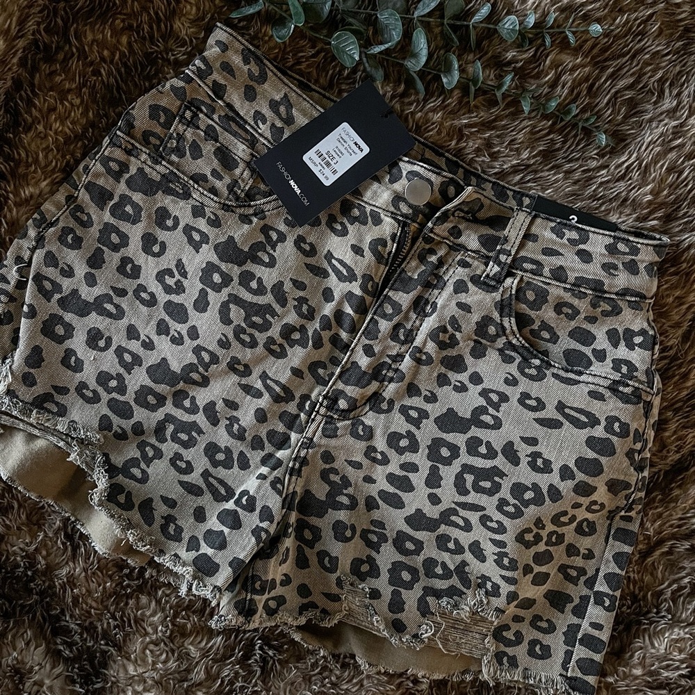 Fashion Nova Leopard Shorts NWT